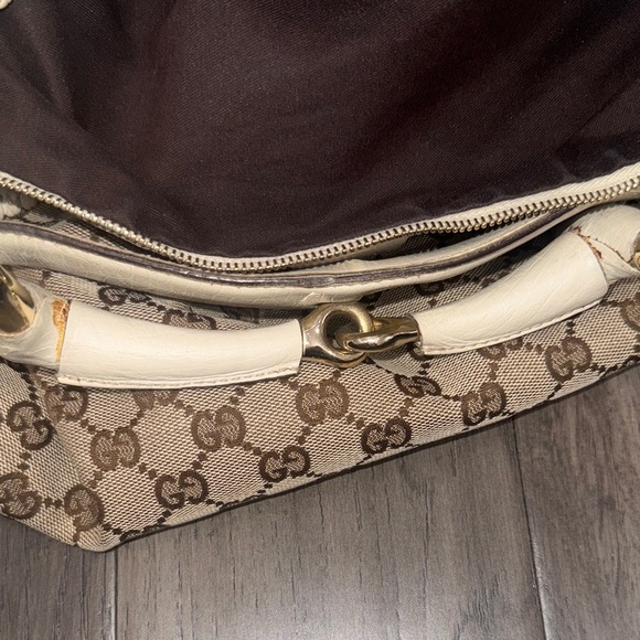 Gucci Tan ivory GG canvas Monogram horsebit large hobo bag with gold hardware - Picture 15 of 16